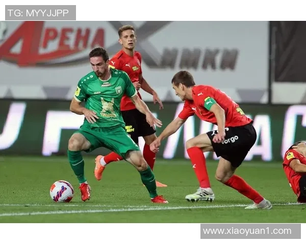 莫斯科迪纳摩与泽尼特激战正酣谁将赢得这场巅峰对决