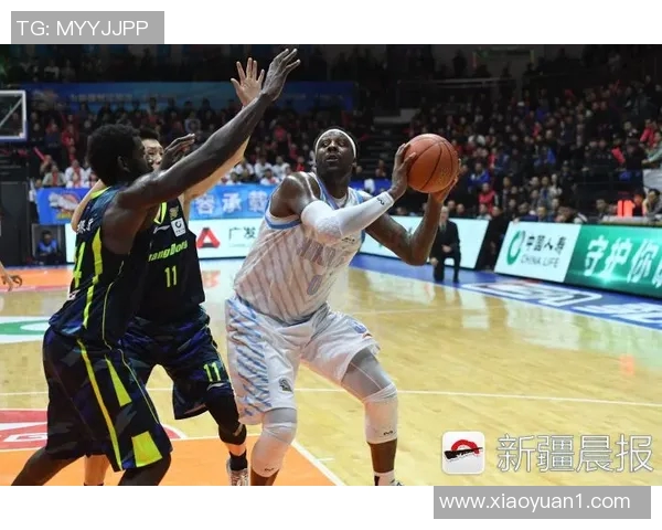 2017年CBA季后赛广东队与新疆队激战回顾与精彩瞬间分析